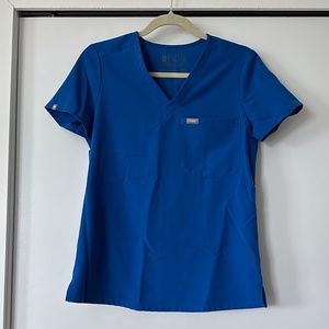 Figs Catarina One-Pocket Scrub Top - XS, Royal Blue